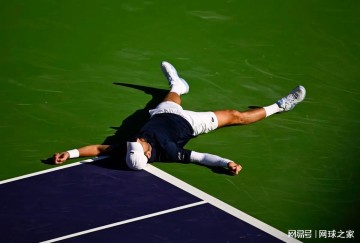 开云app官网-德约科维奇比赛中途呕吐，印第安维尔斯酷热天气引发惊险一幕